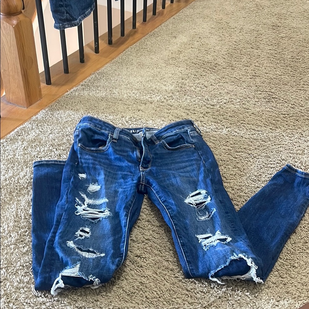 American Eagle- Distressed Blue Women's Jeggings- size 6 long